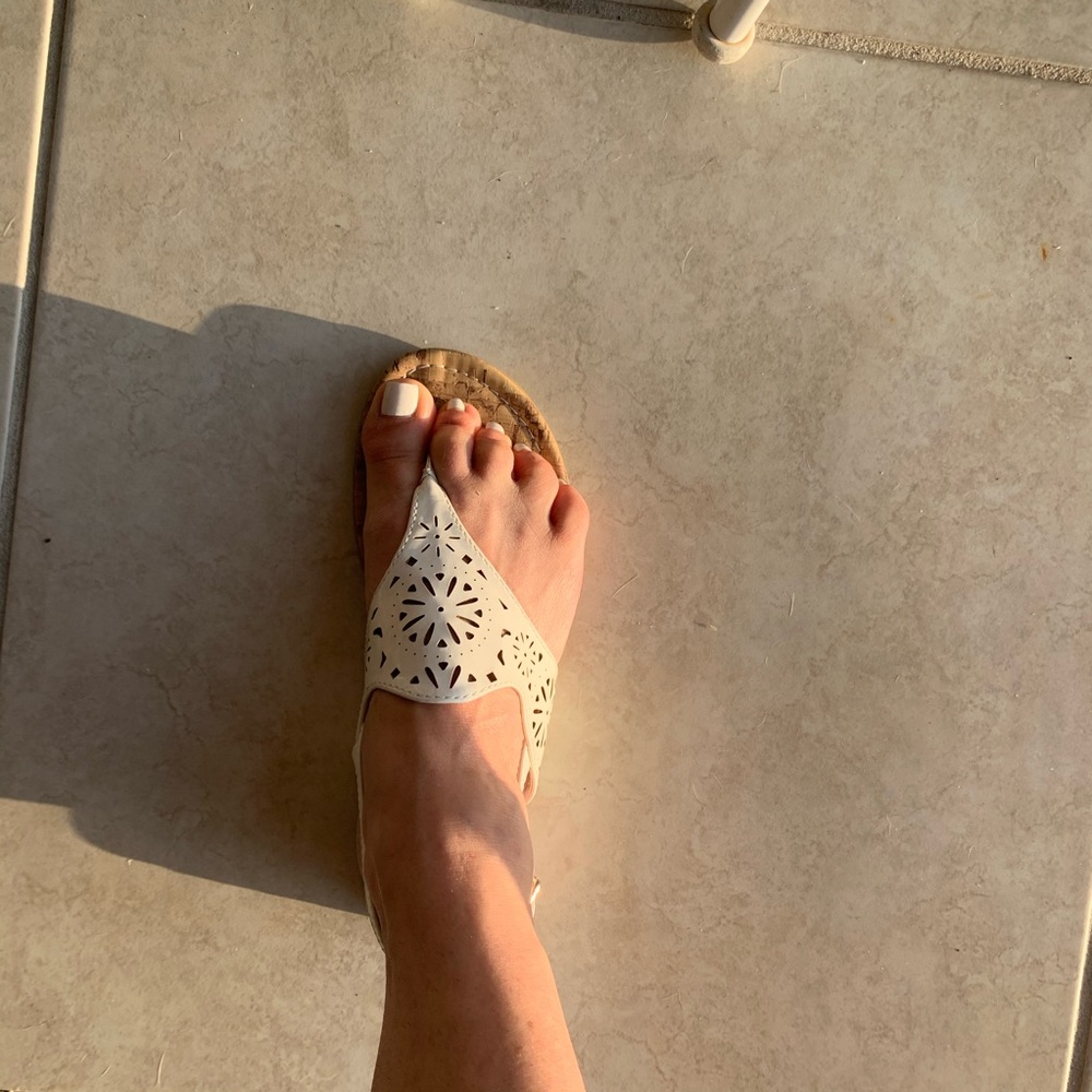 American Eagle Patent Leather Look Sandals - Picture 4 of 7